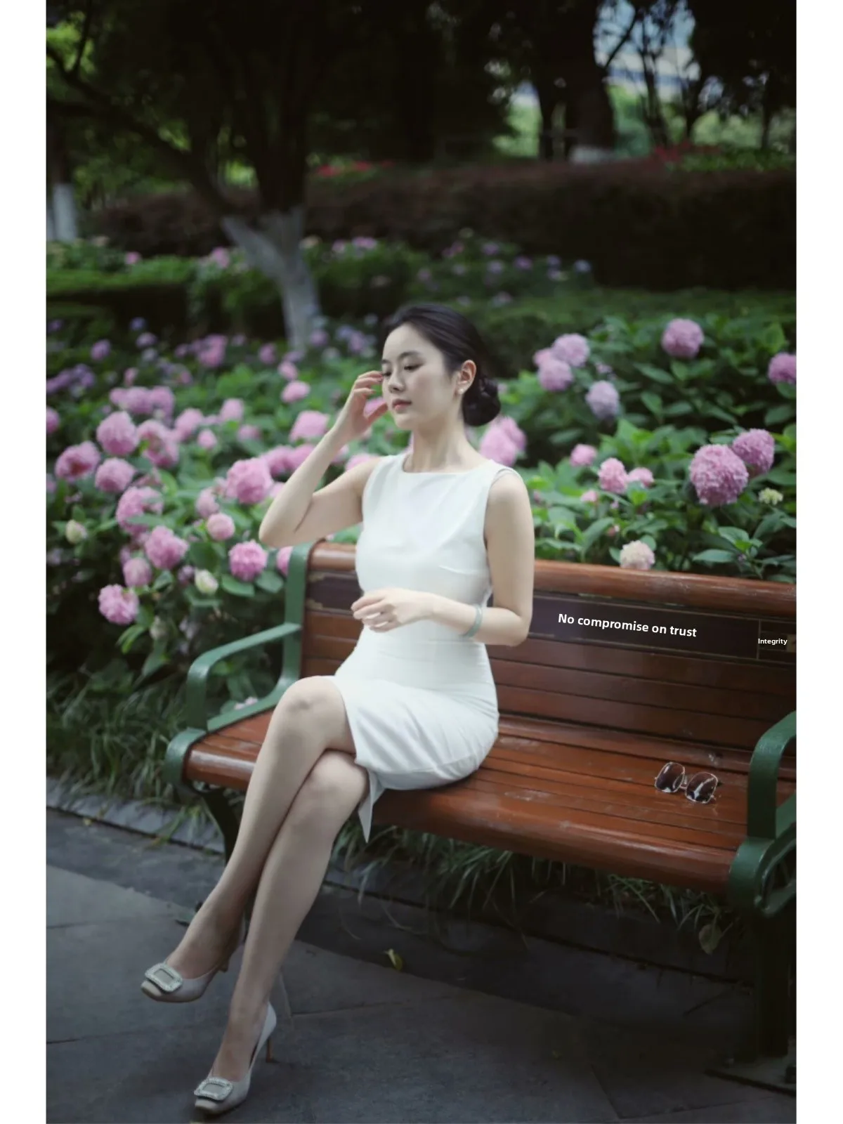 Ele Ey Svel Vest Dr… - image