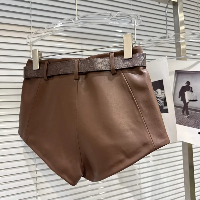 HKSH Women PU Leather Shorts Dark Style Chic Spicy Girl Belt Curved Edge Elegant Trendy High Street Hot Pants Autumn New HK26768