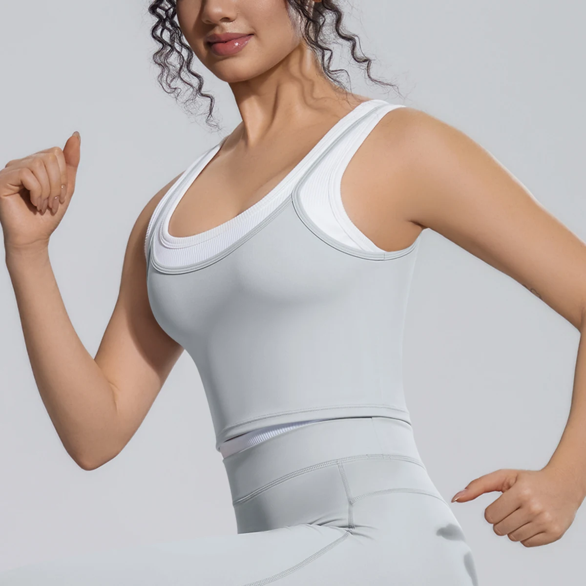 Naked Feel Schöner Rücken Yoga-Top für Frauen Stoßdämpfendes Lauf-Yoga-Tanktop mit Brustpolster Farbblockierendes Workout-Top – Detail 34