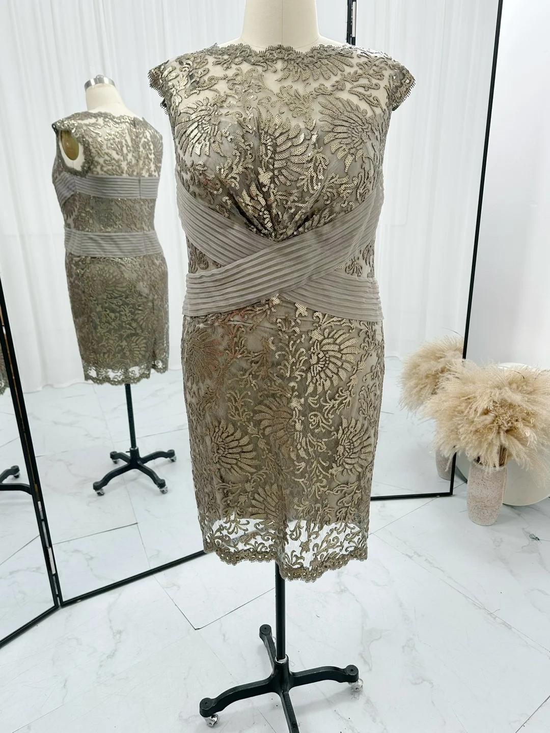 Khaki Fashion Sequins Embroidered High Waist Short Sleeve Slimming And Thin Hip Night Dress M1210