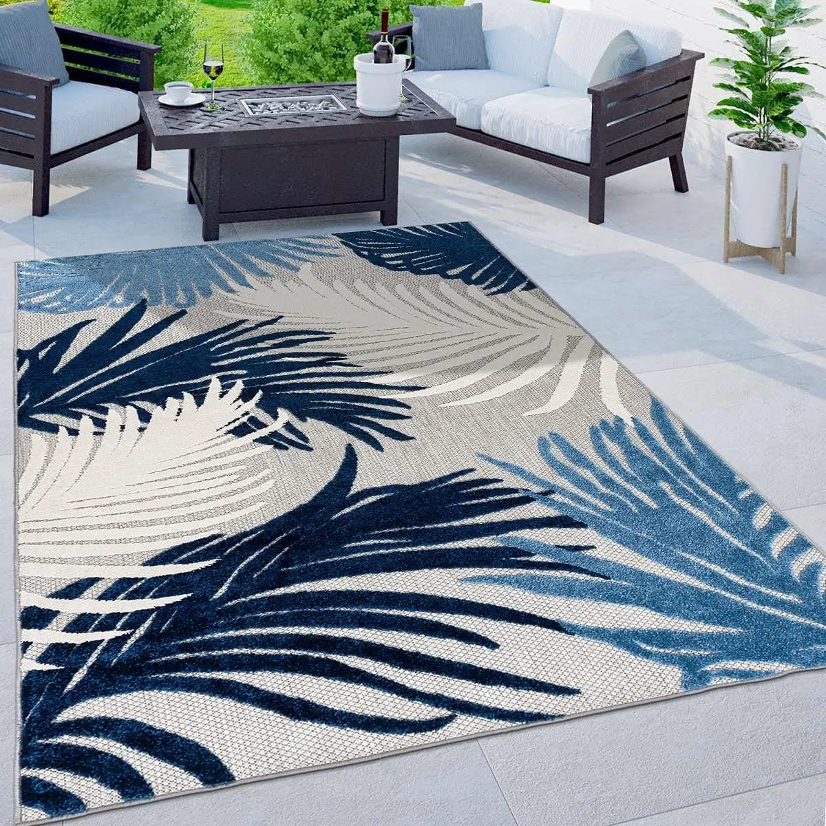 

Navy Lucca Contemporary Floral Indoor/Outdoor Area Rug Durable Polypropylene, Weather Resistant, Easy to Clean Perfect for Pa