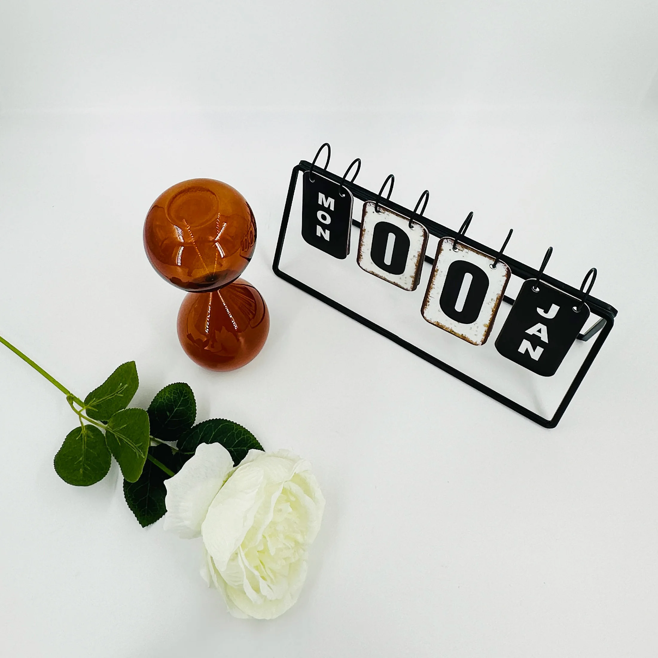 1pc page turning calendar, iron calendar for table decoration , for photo props decoration, suitable ,for home decor