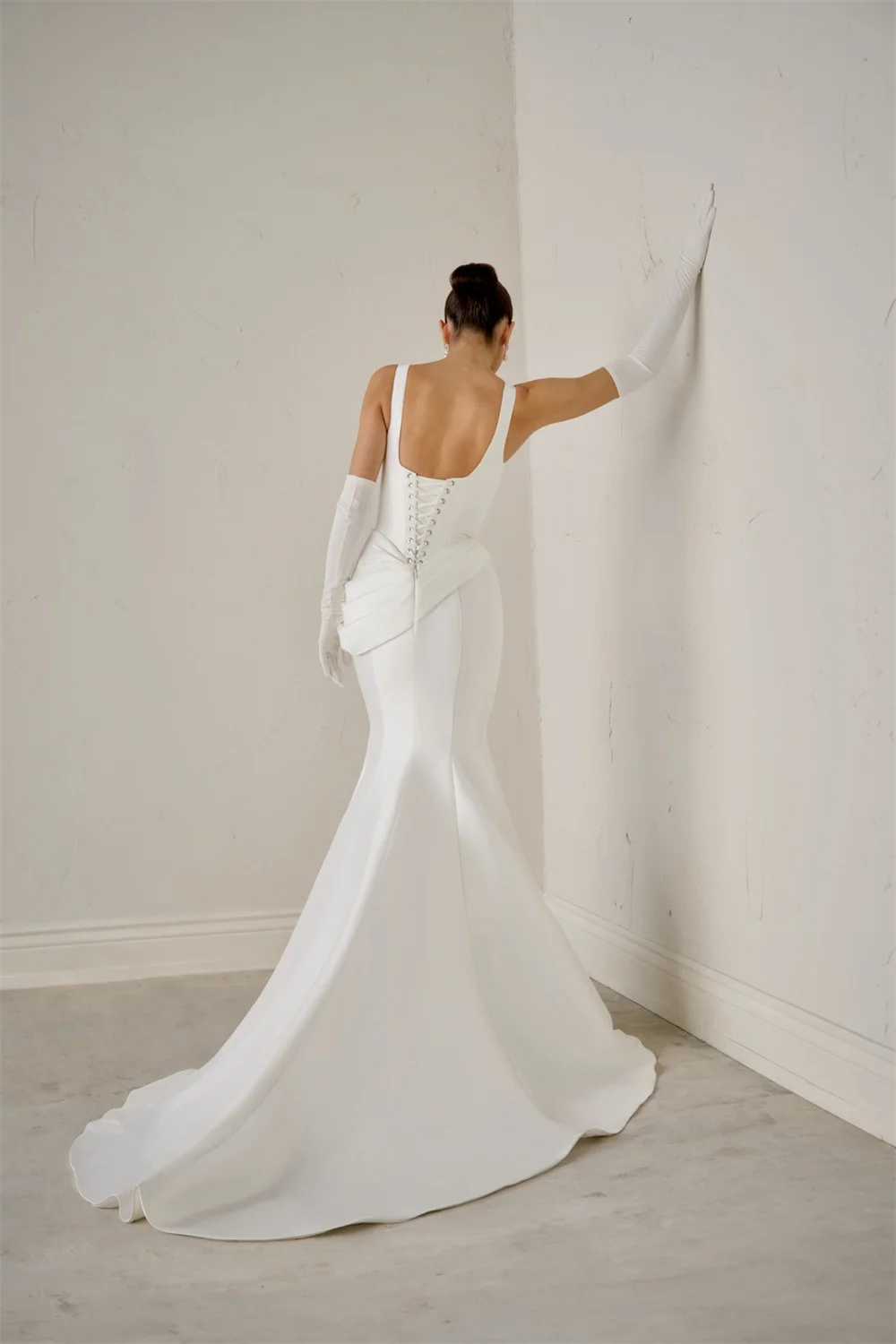 فستان زفاف كيوتو مخصص بياقة مربعة بيضاء حورية البحر مطوي ذيل طويل فيستدوس دي نوش برباط من الخلف سهرة رسمية 2025