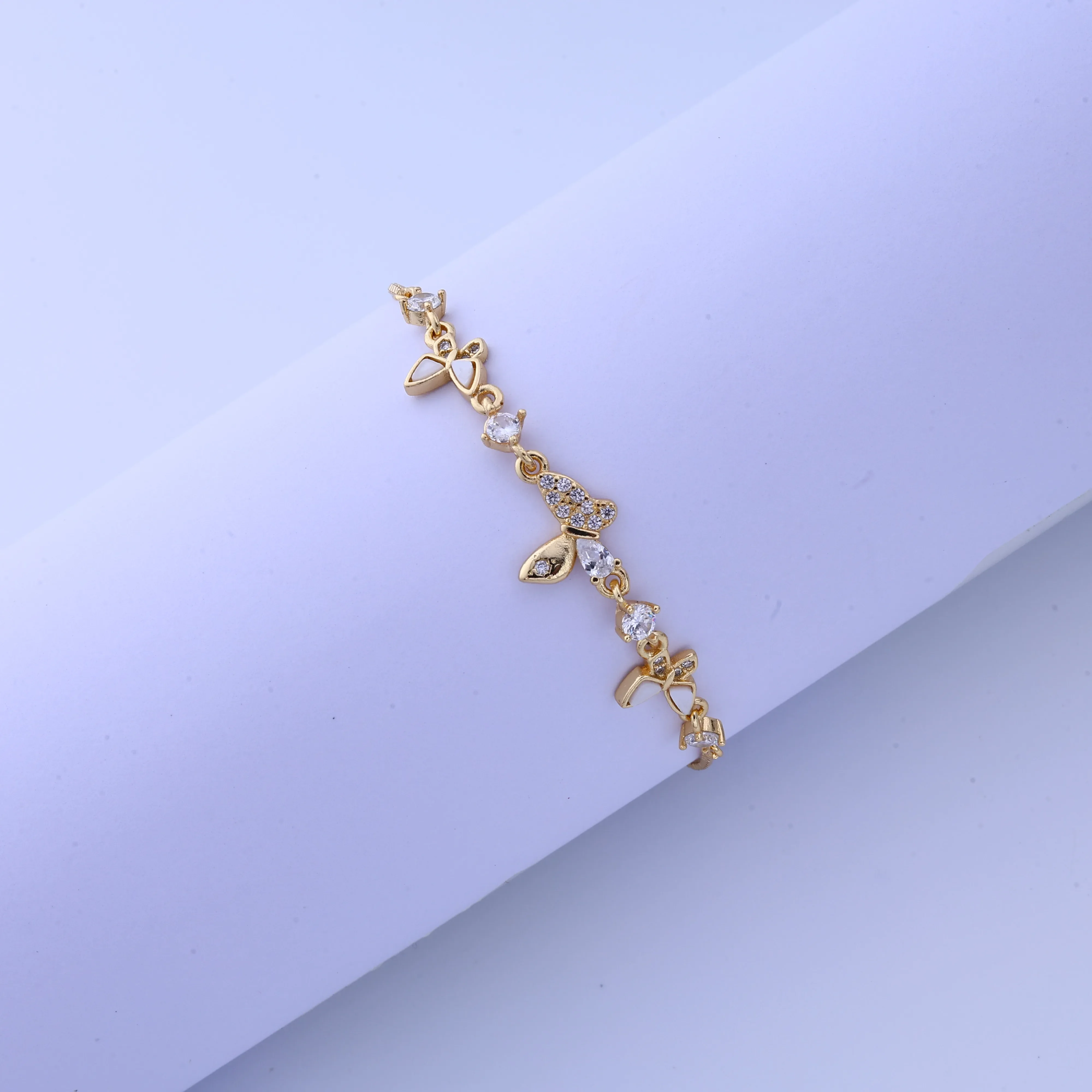 قلادة ذهبية فاخرة خفيفة الوزن - قلادة جميلة بتصميم راقي، رائعة، بسيطة، سلسلة عنق متعددة الاستخدامات، مثالية