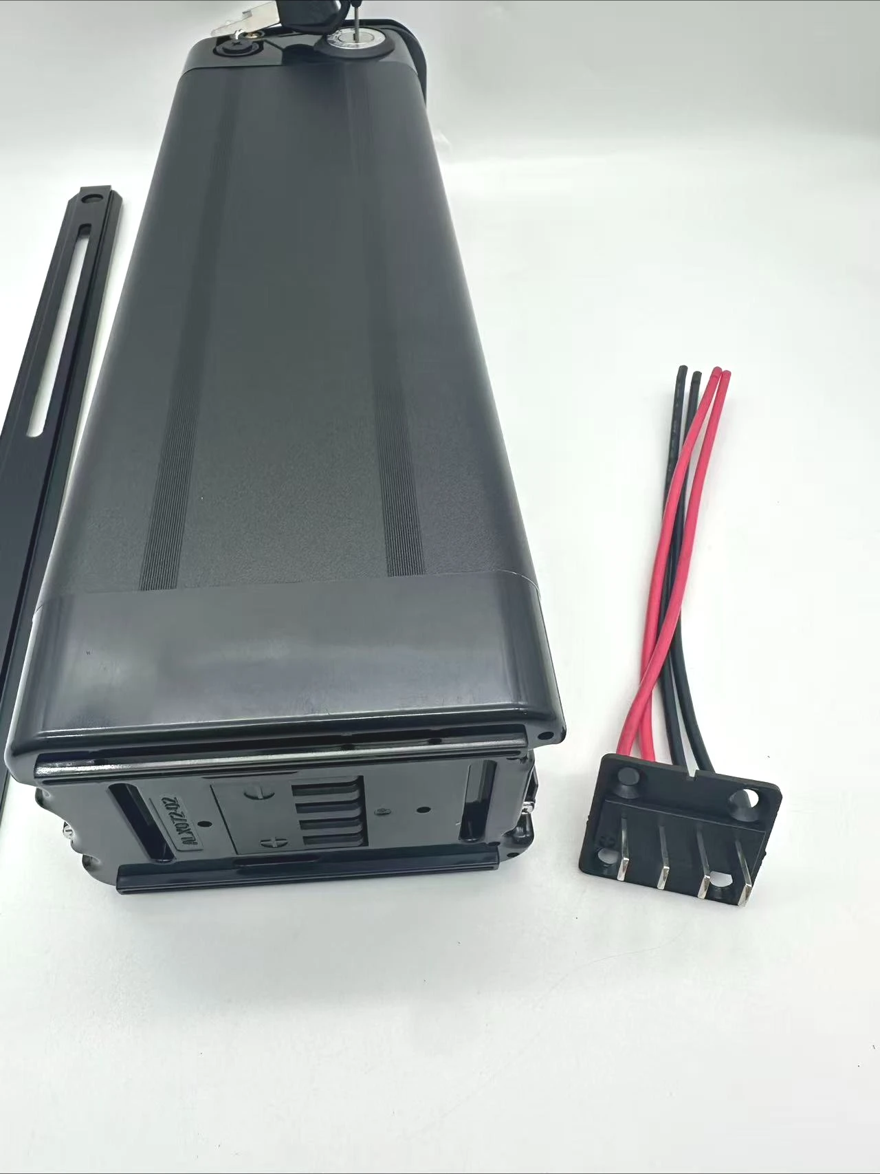 대용량 24V/36V/48V 15Ah/20Ah/30Ah 4핀 500W 자전거 배터리 팩 실버피쉬 리튬 이온 변환 키트용 충전기 포함