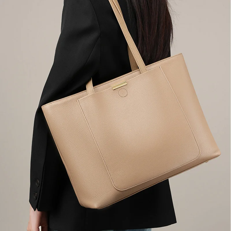 Bolso de mano de cuero genuino para mujer, bolsa de hombro de gran capacidad, cuadrada, de lujo, a la moda, gran oferta, 2023