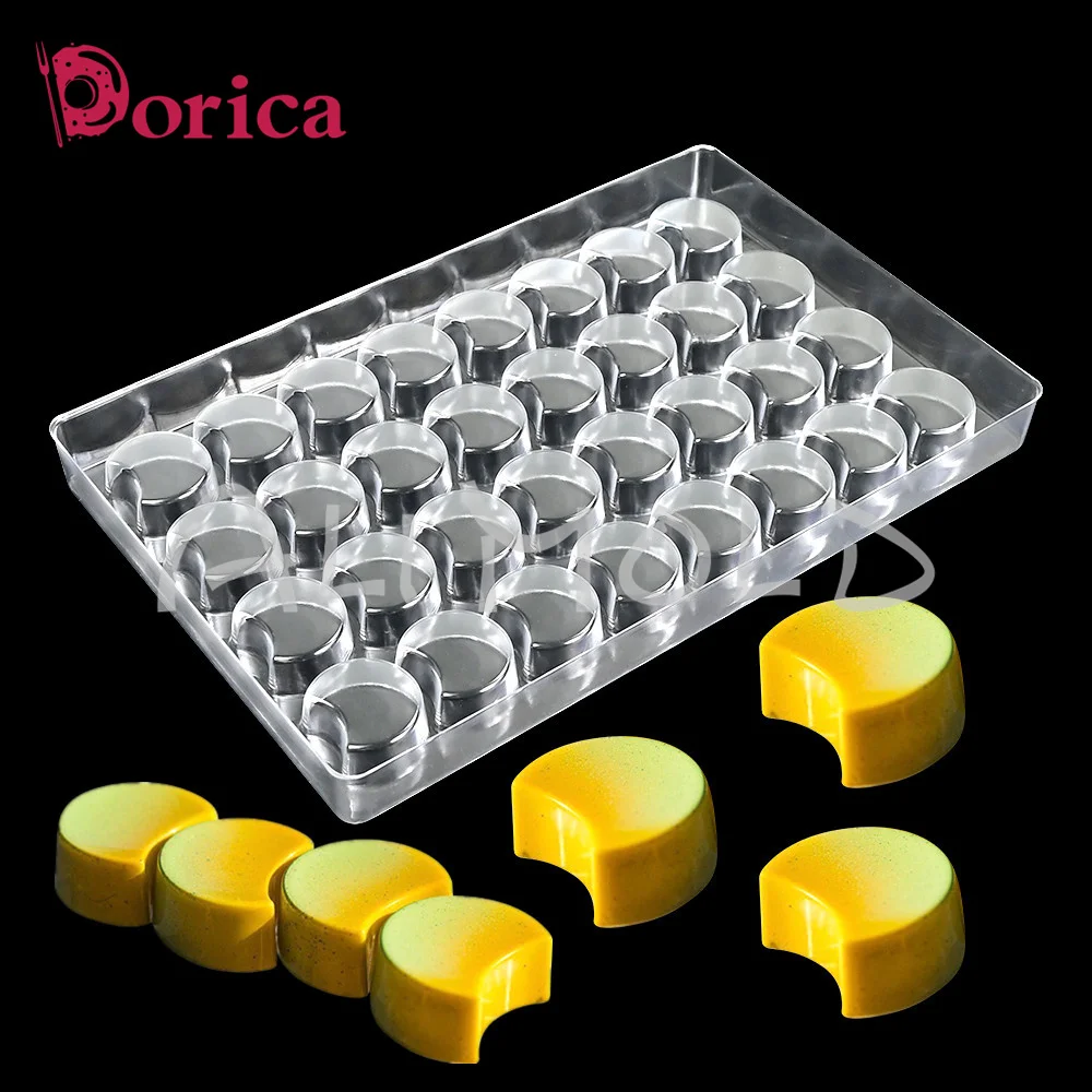 

32-hole 3D Crescent Moon Plastic Chocolate Mold DIY Bonbons Buttercream Candy Cake Decorating Tools Kitchen Bakeware Accessories