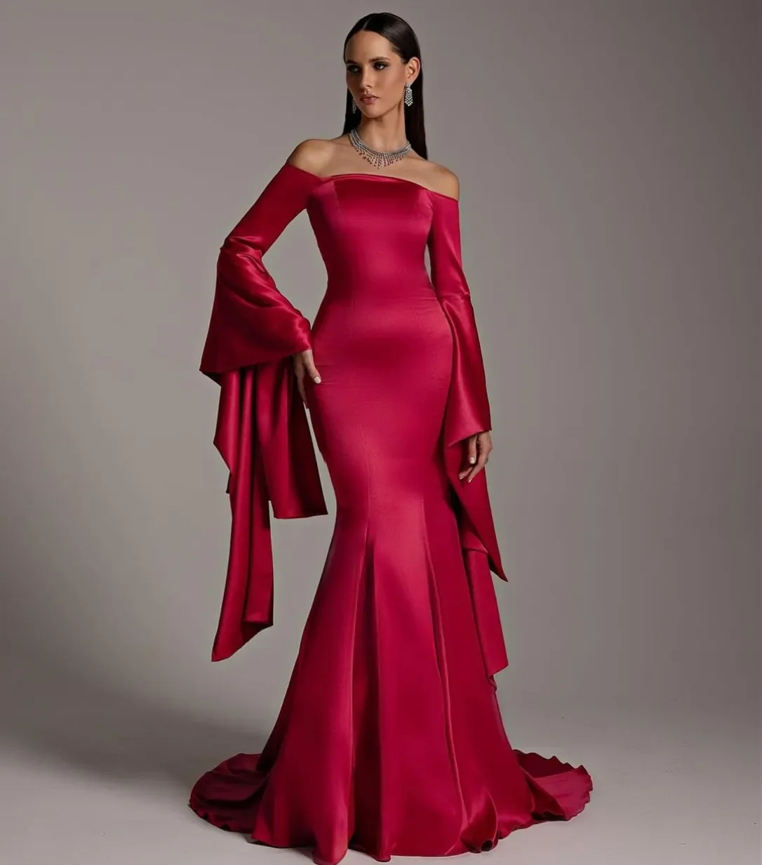 

Customized Vintage Long Sleeve Burgundy Evening Dresses with Ruffles Mermaid Bateau Neck Pleated Sweep Train Formal Party Dress