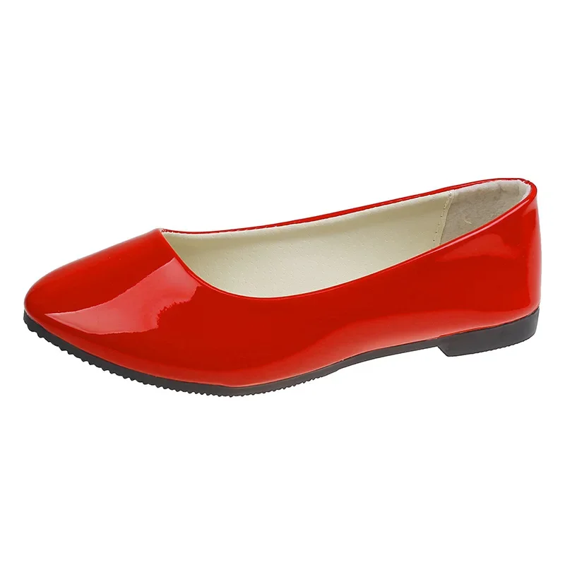 Wholesale 2026 Korean-Style Women's Pointed-Toe Flat Shoes: Patent Leather, Casual & Work-Ready, Up to Size 42 (Large Sizes Avai