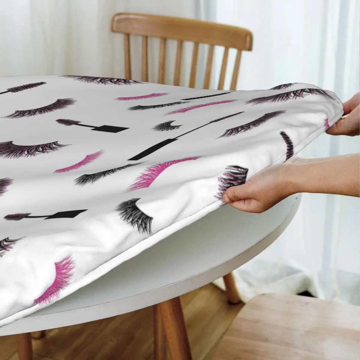 Lashes And Mascara With Pink Glitter Pattern Round Tablecloth Oilproof Table Cloth for Kitchen Events Dining Table Cover