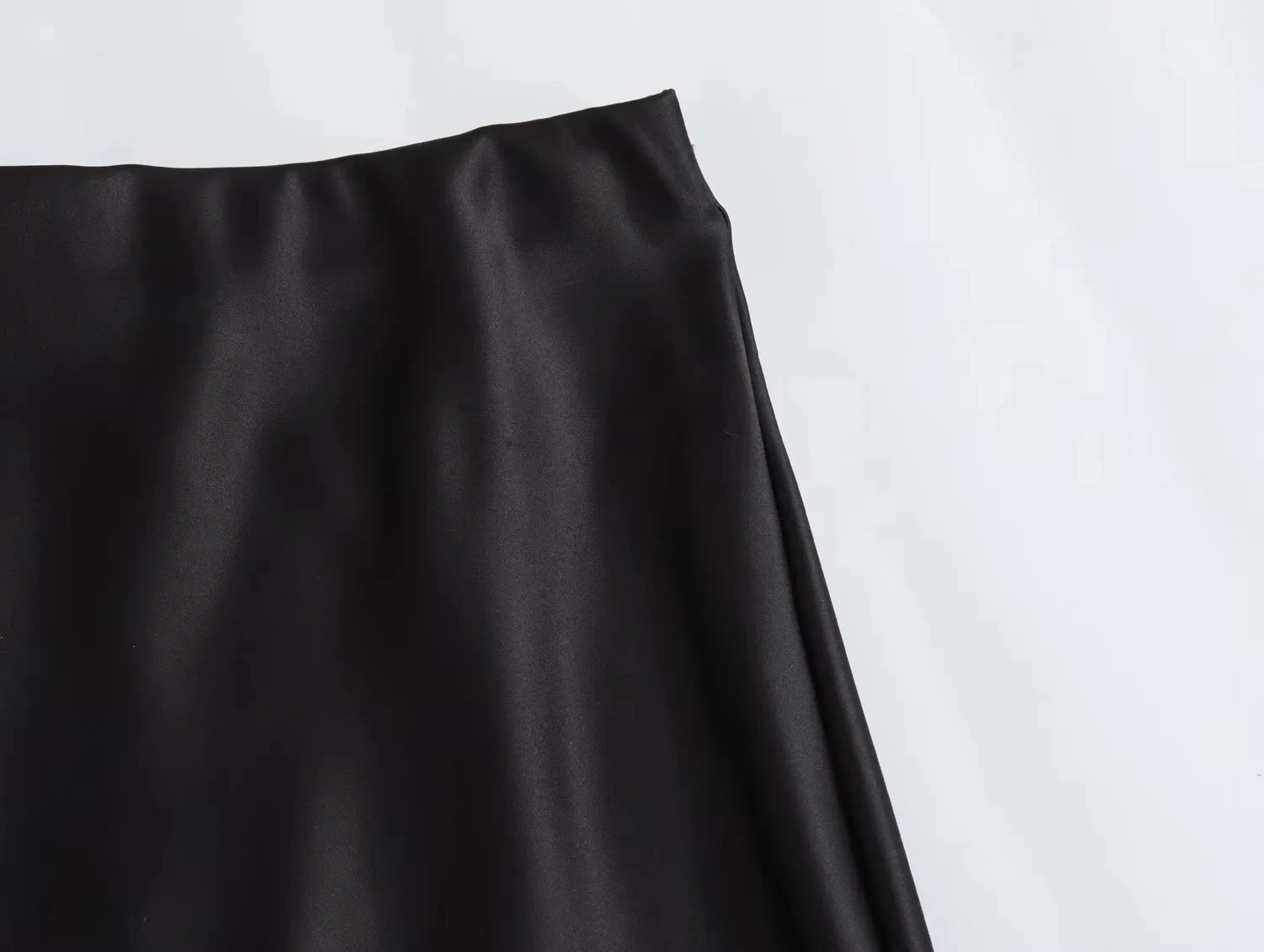 KONDALA Vintage Satin Einfarbige Lange Röcke Damen Hohe Taille Elastische Seidige Röcke Mode 2025 Frühling Elegante Gerade Röcke – Detail 5