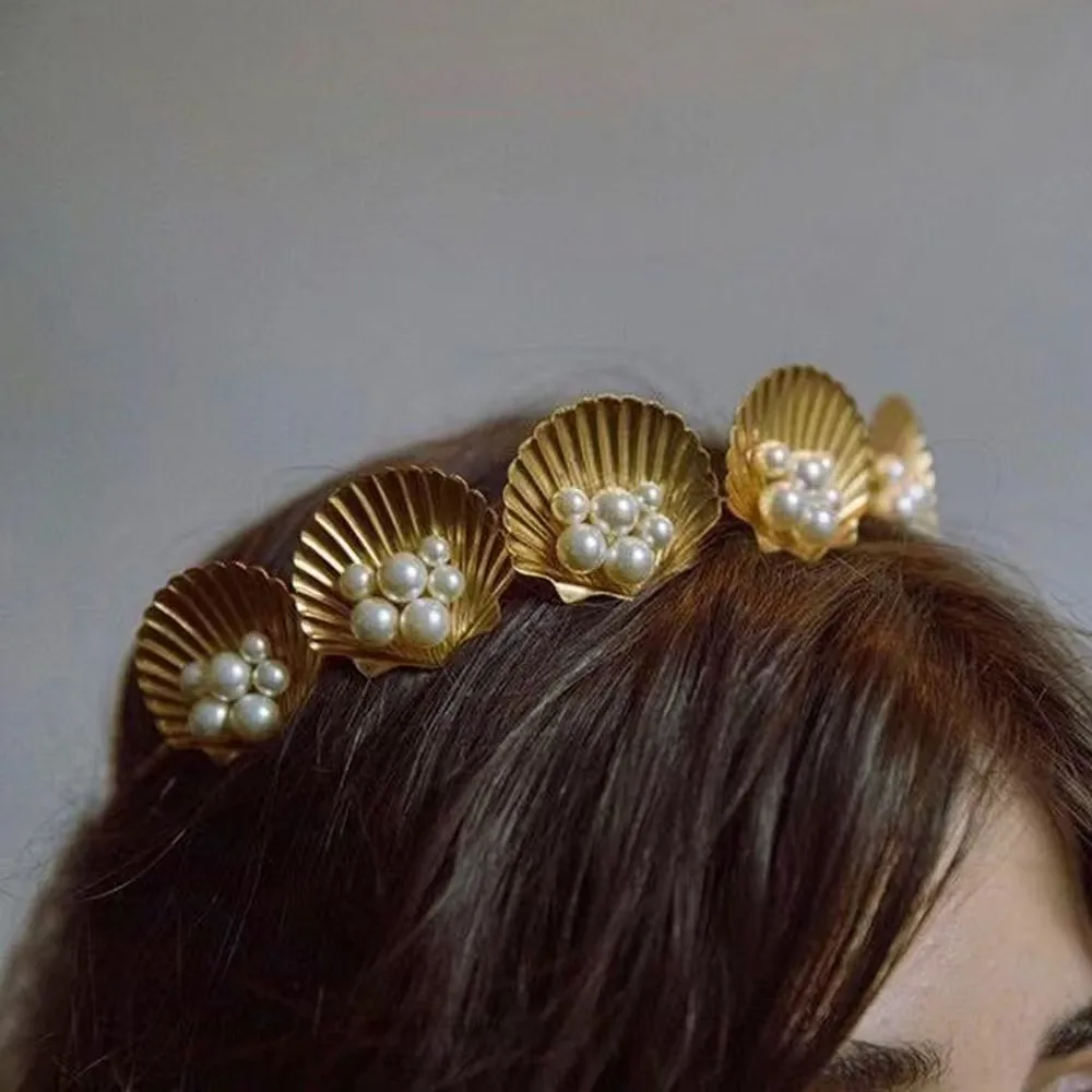 Partydekoration Krone Haarband Zubehör. Beliebte Legierung mit Diamanten. Haarband mit Muschelimitationsperlen – Detail 5