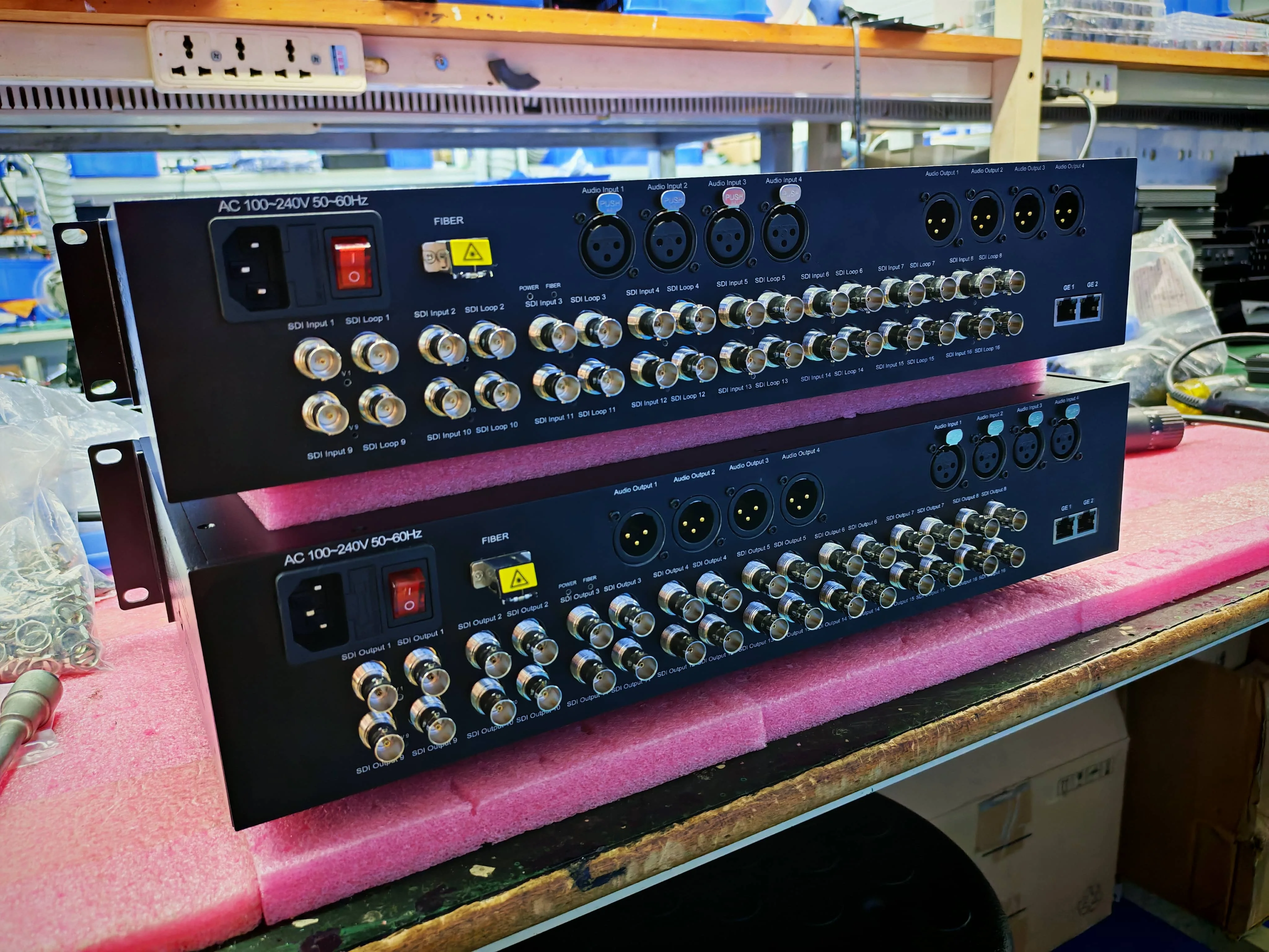 HDTV OB Van Dual LC Customized 12G Fiber Optic Transceivers with XLR Audio Ethernet 16-Channel SDI 10KM Transmission