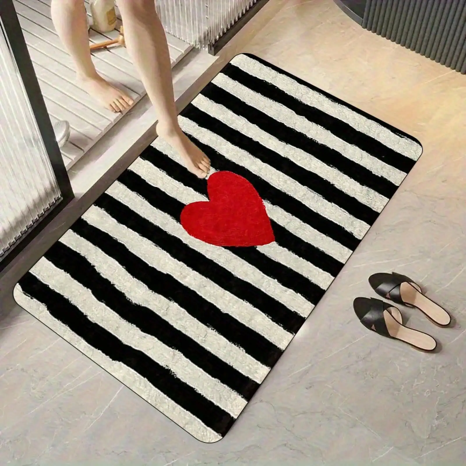 1pc Black & White Striped With Red Heart Pattern Non-Slip Bath Mat, Soft Flannel Kitchen Rug - Washable, Plush Design, Rectangular Shape, Perfect For Bathroom