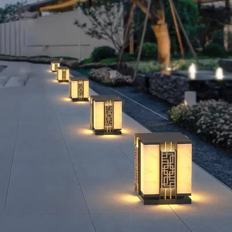 New Design Waterproof IP65 Die Cast Aluminum LED Lawn Light with Light Sensor High Color Rendering Index 90 5 Years Warranty