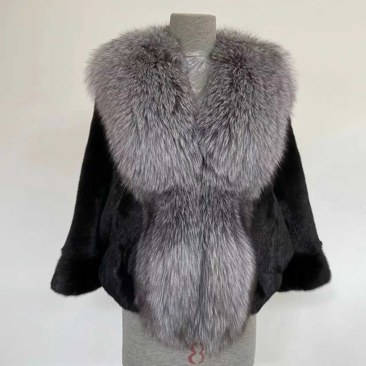 2023 Women Real Fur Coat Autumn Winter High Quality Fluffy Short Coat Real Fur Jacket Fashion Tops