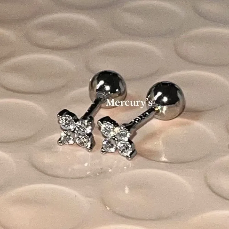 Met diamanten ingelegde klavertje vier oorknopjes, klein en mini veelzijdig geluksgras voor dames, kleine en heldere prachtige oorbel