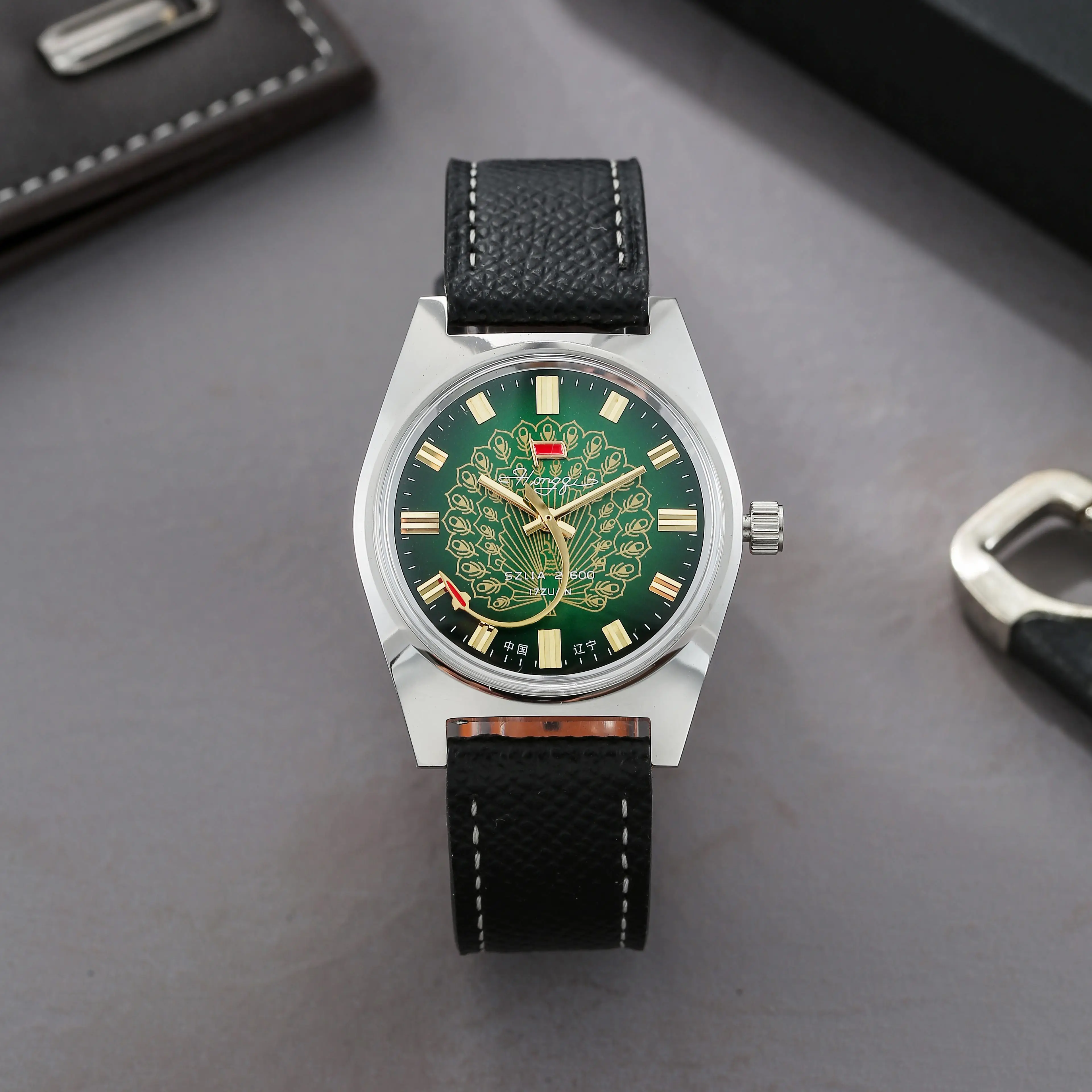 Men Manual‑Winding Mechanical Watch Shanghai 7120 Movement Dome Curved Acrylic Crystal Green Peacock Engraved Dial Retro Field