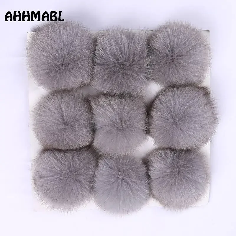 

9 Pieces Natural Silver Fox Fur Pom Poms 10cm Ball Pompom DIY Winter Brand New For Women's Knitted Hats Skullies Beanies Boots