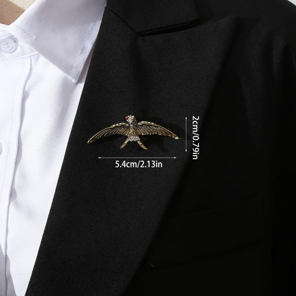 Vintage Swallow Bird Brooch Flying Swallow Lapel Pin Retro Animal Badge Suit Coat Decor Jewelry Gift for Women