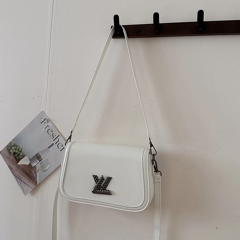 

Casual Business Leisure Messenger Bag For Women Featuring Crossbody Strap And Simple Stylish Leather