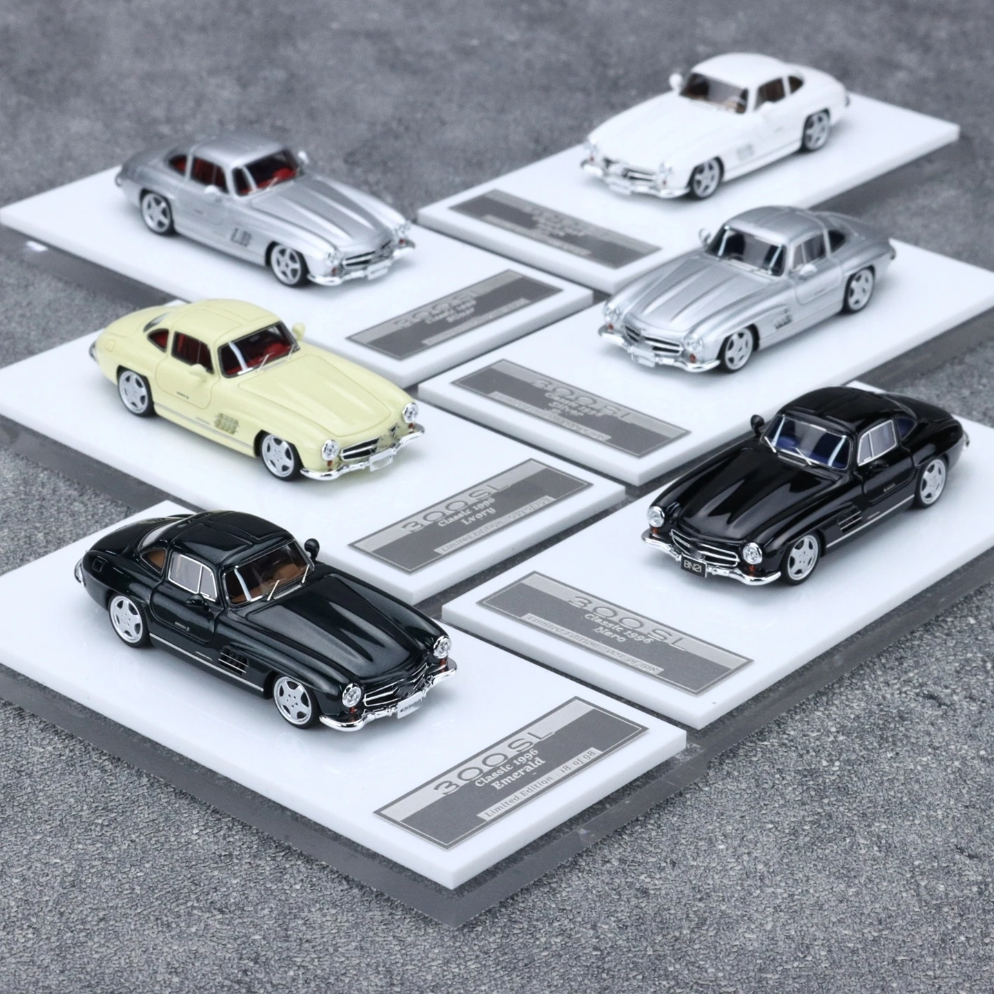 

SCM/MY64 Model 300SL 1:64 Diecast Model Global limited