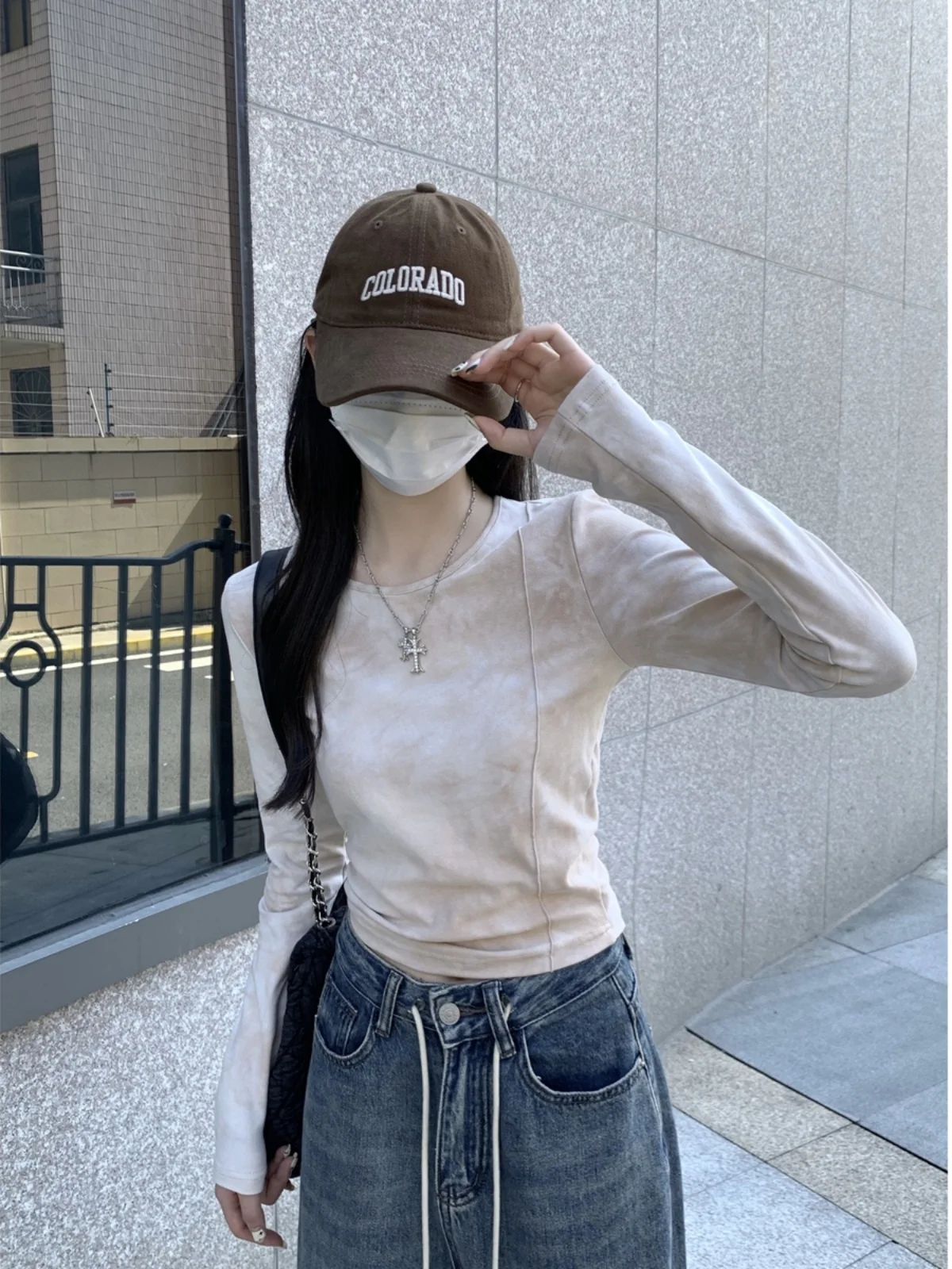 تي شيرت نسائي كوري بتصميم تاي داي طويل الأكمام ضيق يناسب الربيع والخريف جديد بعرض كتف منتظم للارتداء الداخلي...