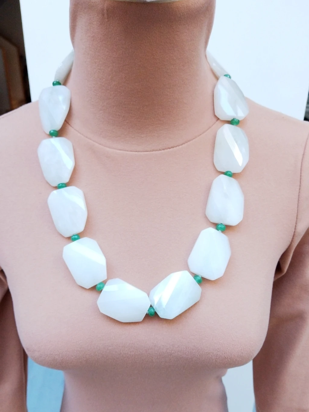 

Lii Ji Real Stone White Green Necklace White jade Green Aventurine Big Statement Necklace 70cm