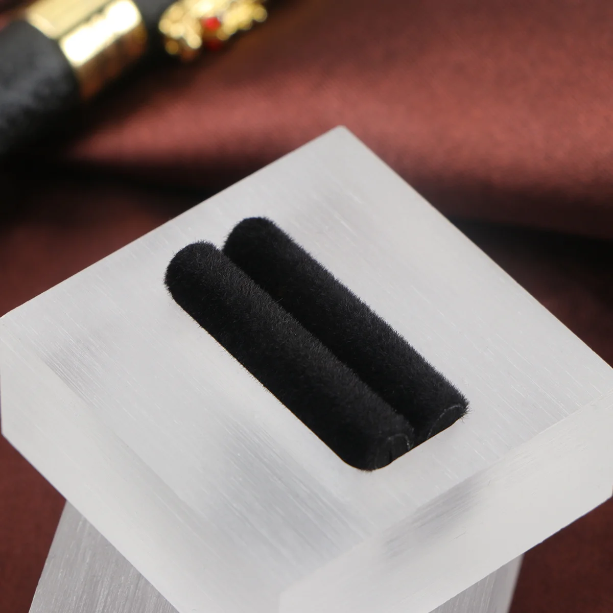 

2Pcs Acrylic Ring Display Stand Square Thickened Jewelry Storage Rack Home Jewelry Organizer Desktop Ring Display Decoration