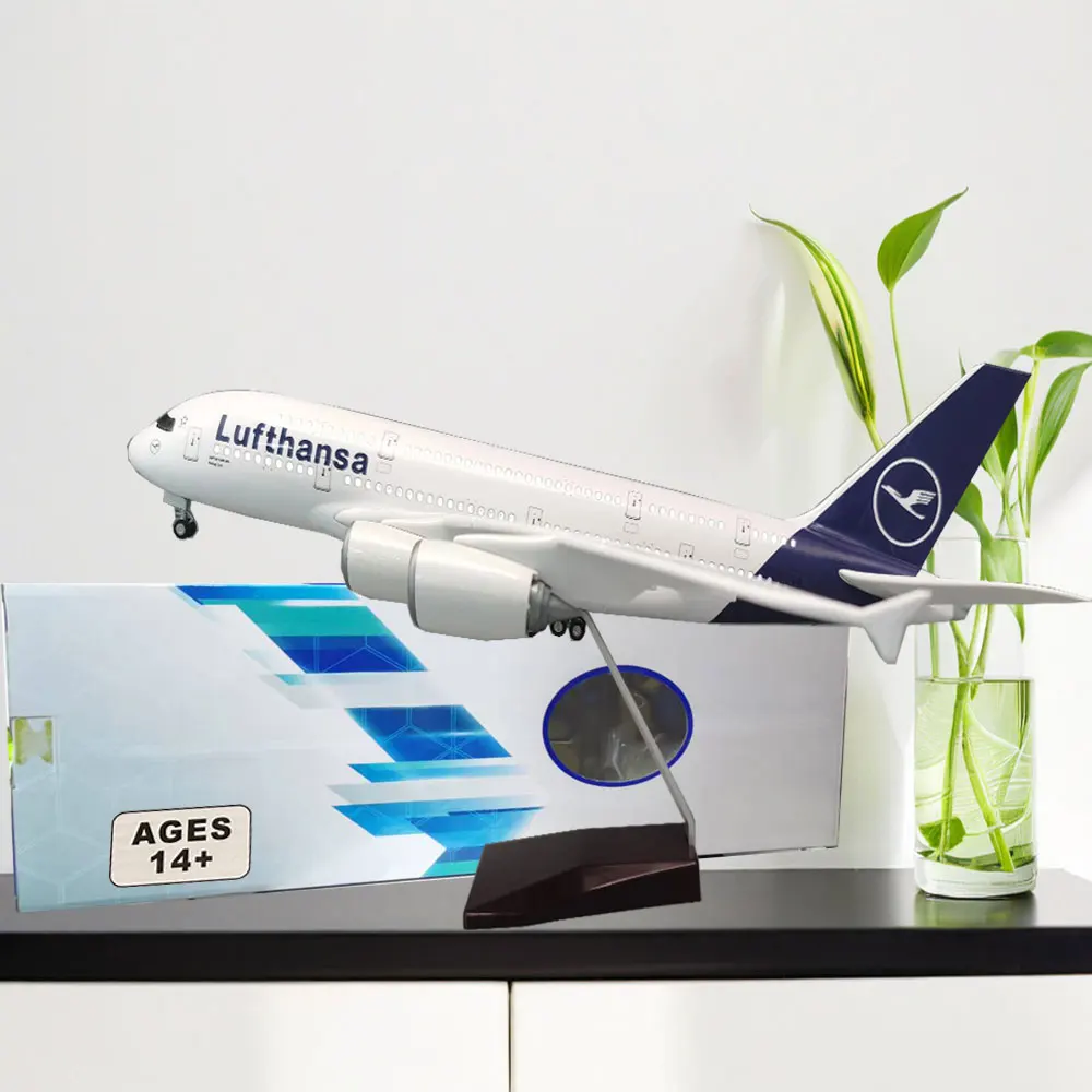 

47CM Scale Airplane A380 Lufthansa Airline Air With Light Wheels Plastic Model Airplanes Decoration Plane Model With Landing Gea