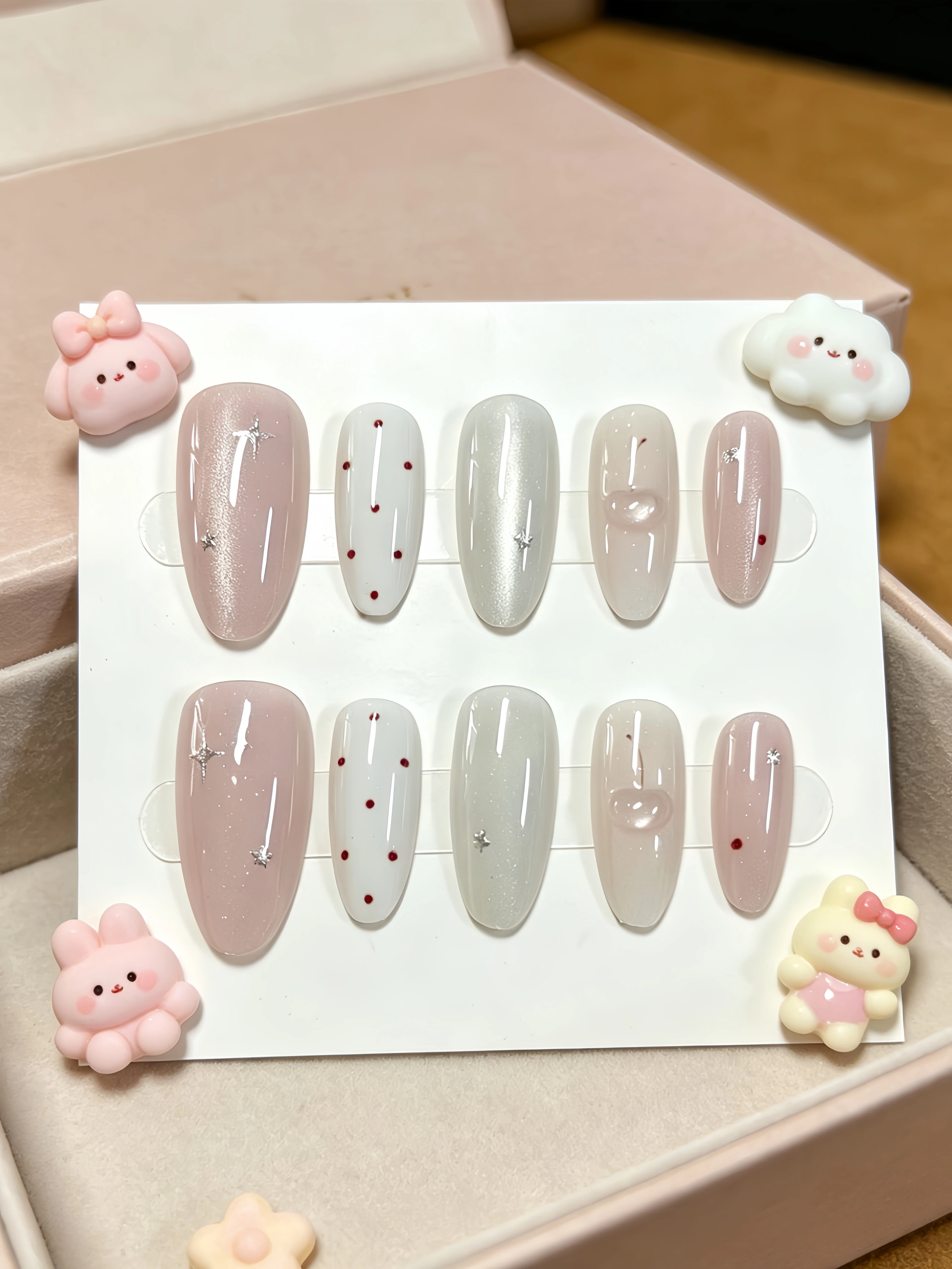 10 Almond-Shaped Nude Pink Gradient Cat-Eye Press-On Nails, Sweet Style Nail Tips with Polka Dots and Cherry Star Embellishments, Fresh and Gentle Style for Students, Sweet Girls, Office Workers, Daily Life, Campus Lif