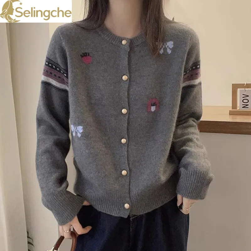 

Autumn and Winter New Western-style Age Reducing Embroidery Pattern Single Breasted Soft and High-quality Knitted Sweater