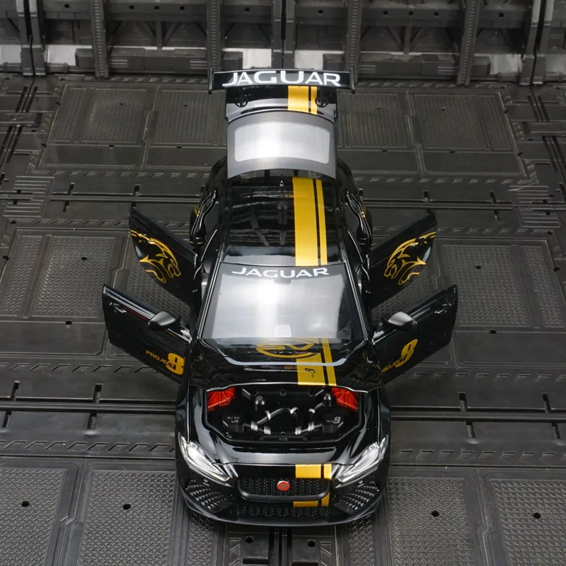 1:24 Jaguar XE SV PROJECT8 coche de rally de aleación modelo decoración de coche, puertas y capó de motor, maletero se puede abrir