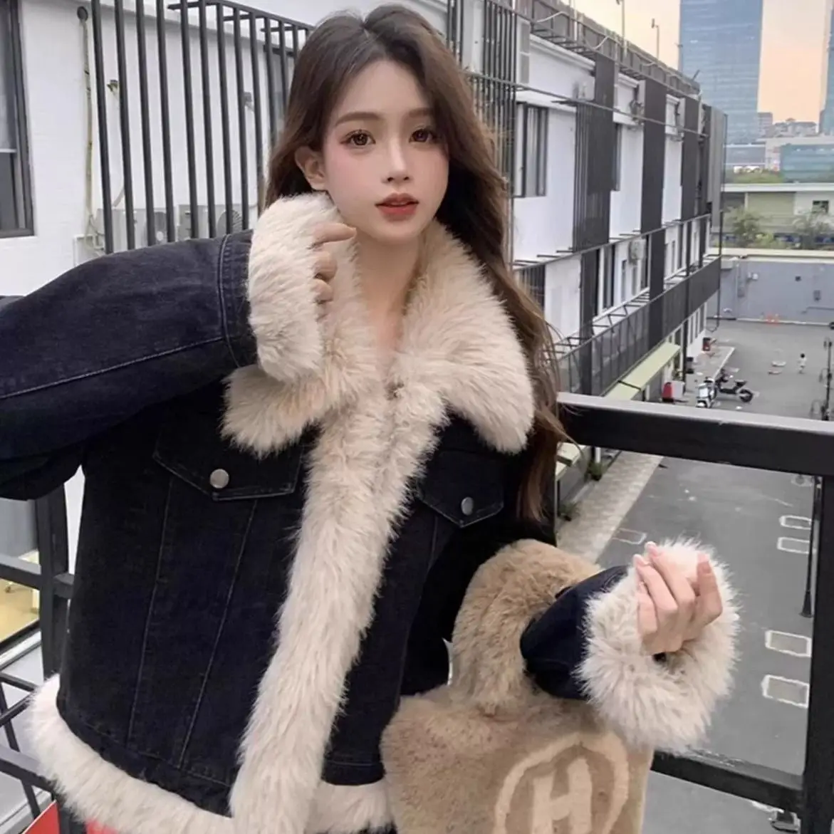 

Korea Spliced ​​Denim Cotton Jacket Thickened Quilted Plush Velvet Women'S Jacket Autumn Winter Hot Style Winter High-End Top