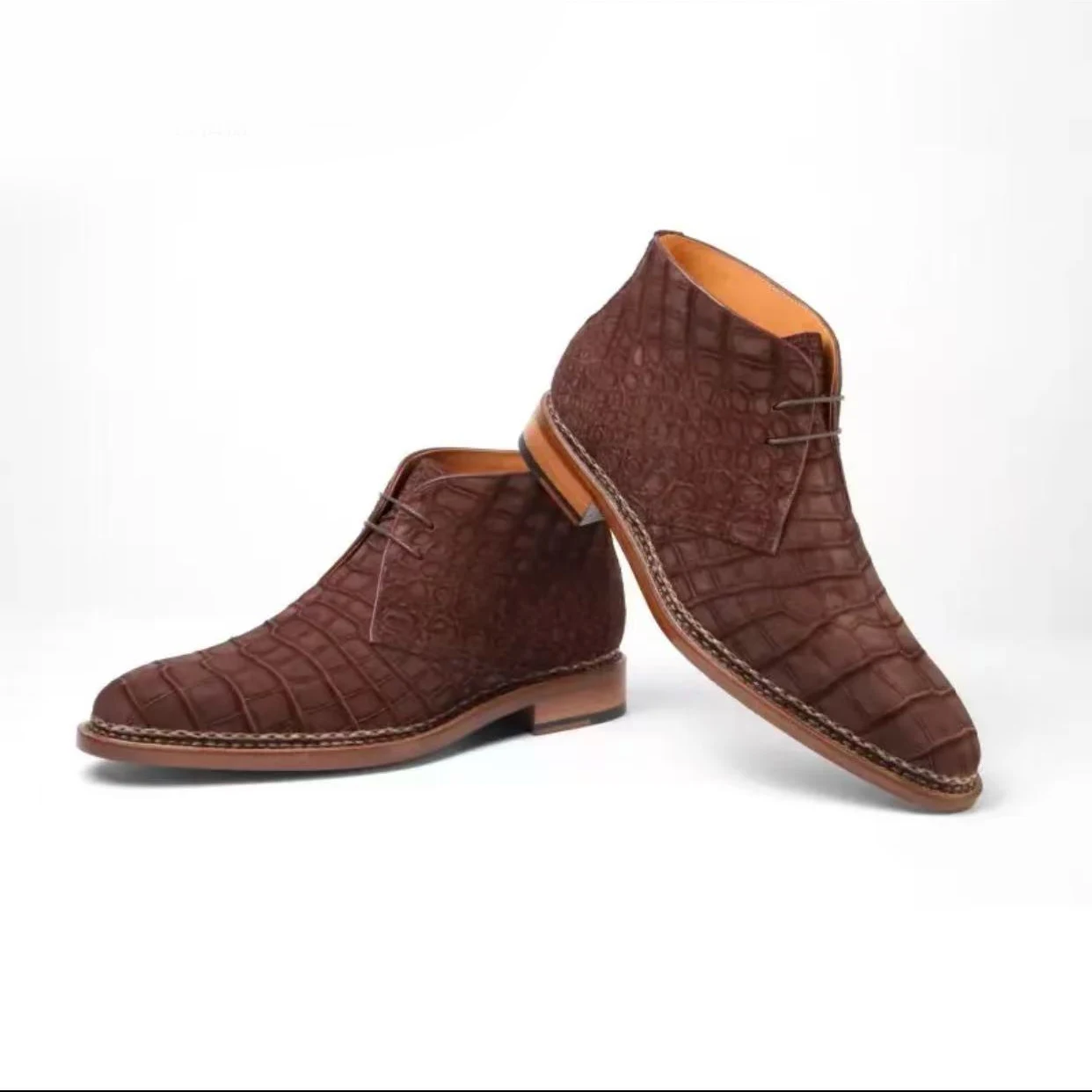Chue neue Herrenschuhe, formelle Herrenschuhe, Hochzeits-, Business- und Büroschuhe, Stiefel für Herren, matte Krokodilschuhsohle. – Detail 2