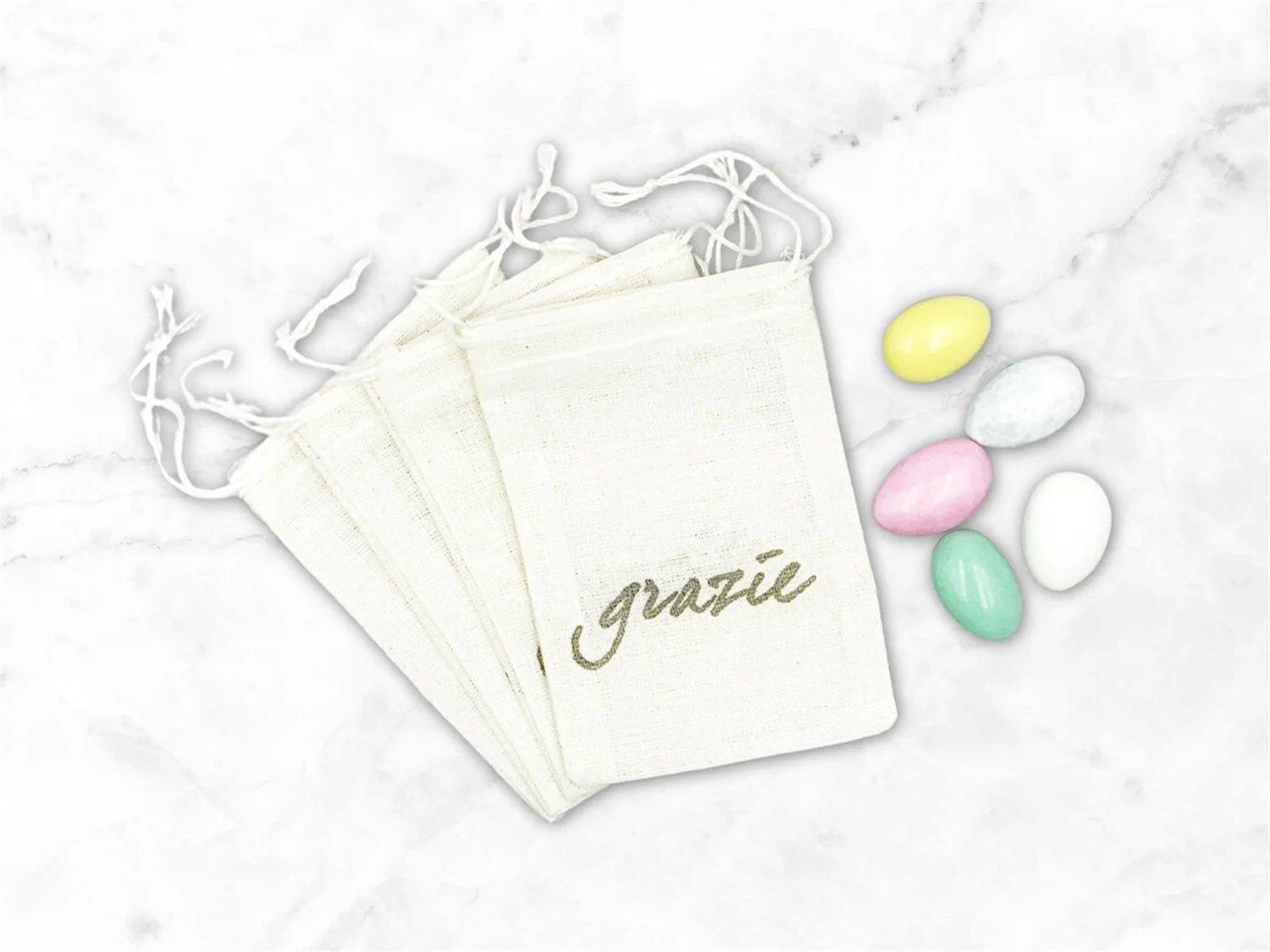 25 bolsas de recuerdo italianas para boda, ducha - Grazie - Mini bolsas de recuerdo de algodón para almendras Jordan azúcaradas - Estampadas a mano, a granel