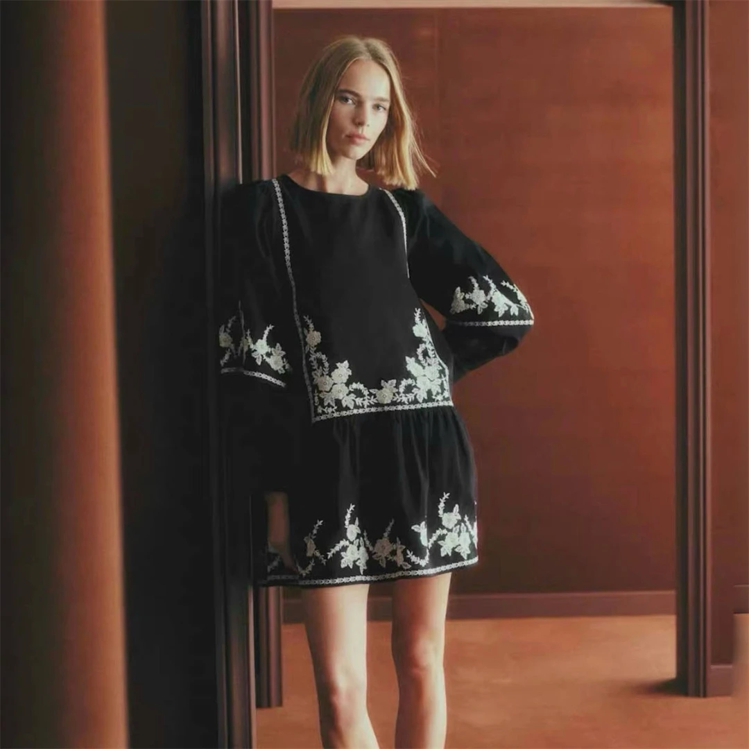 

Charismatic Retro Paris Seza Little Black Dress Long Sleeve Embroidered Floral Print Dress for Women Breathable Cotton Material