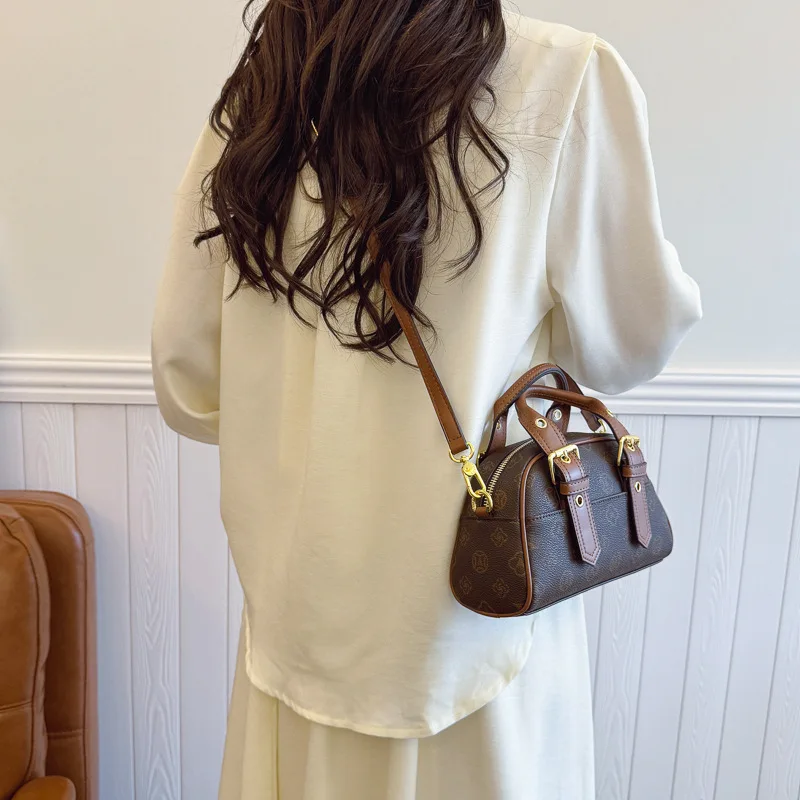 حقيبة وسادة عصرية - محفظة كروس ناعمة وواسعة، خفيفة الوزن وأنيقة، مثالية للعمل والتسوق والسفر، أزياء نسائية