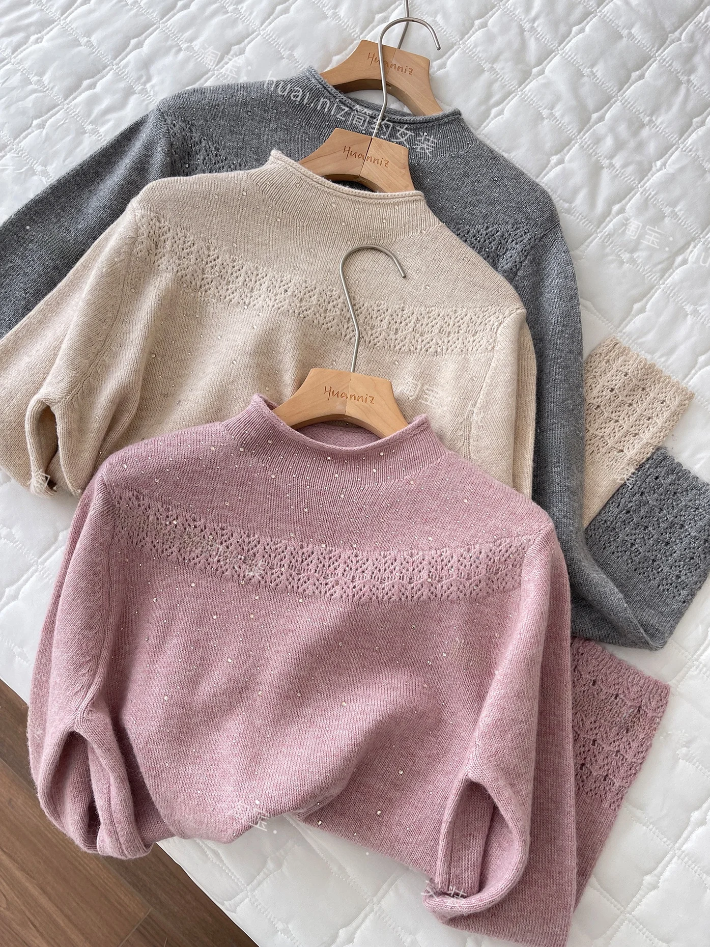 

Heavy-Weight Honey Bear Fce Knit Sweater with Rhinestone f-High Collar Cuffed Sve Long-Lasting Faion for Women