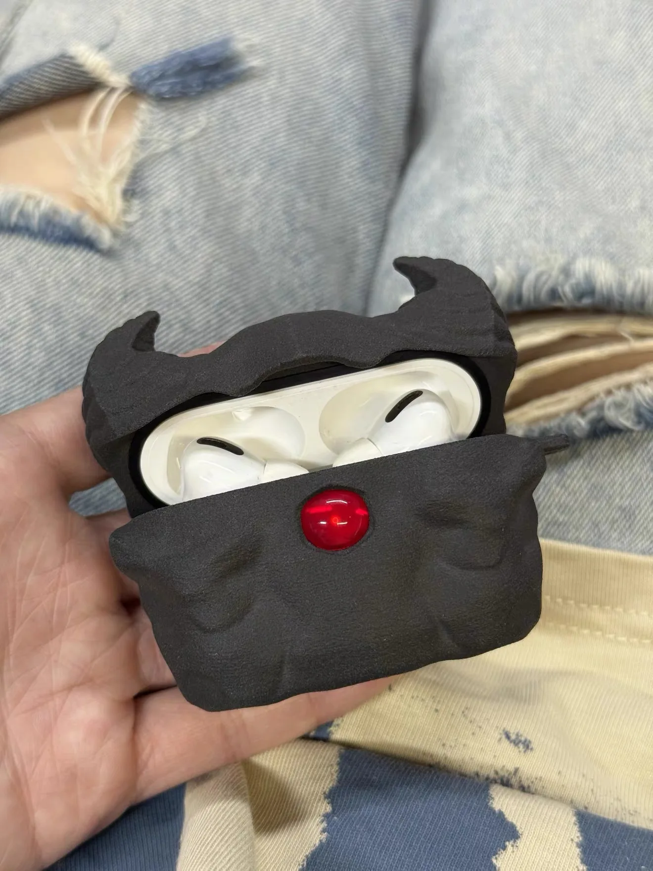 

XKSU Demon Eye original earphone case, suitable for AirPods