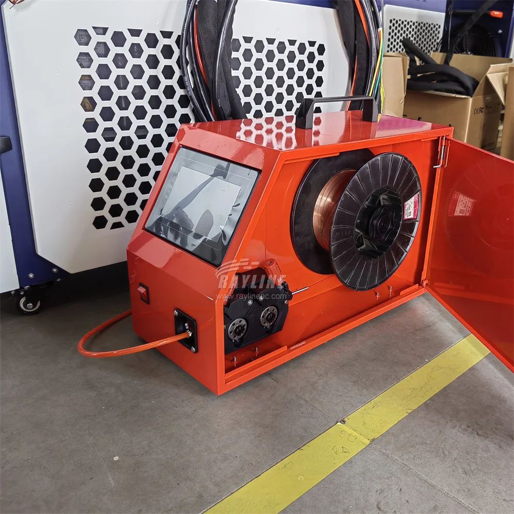 4 in 1 1500W 2000W 3000W Hand Held Fiber Laser Welding Machine for Portable Laser Rust Remover Dust Old Paint Laser Cleaner