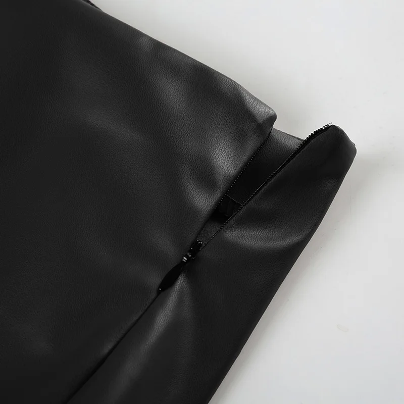 2025 Autumn New Fashion Solid Color PU Leather High Waist Slim-fit Micro-elastic Super Shorts Women