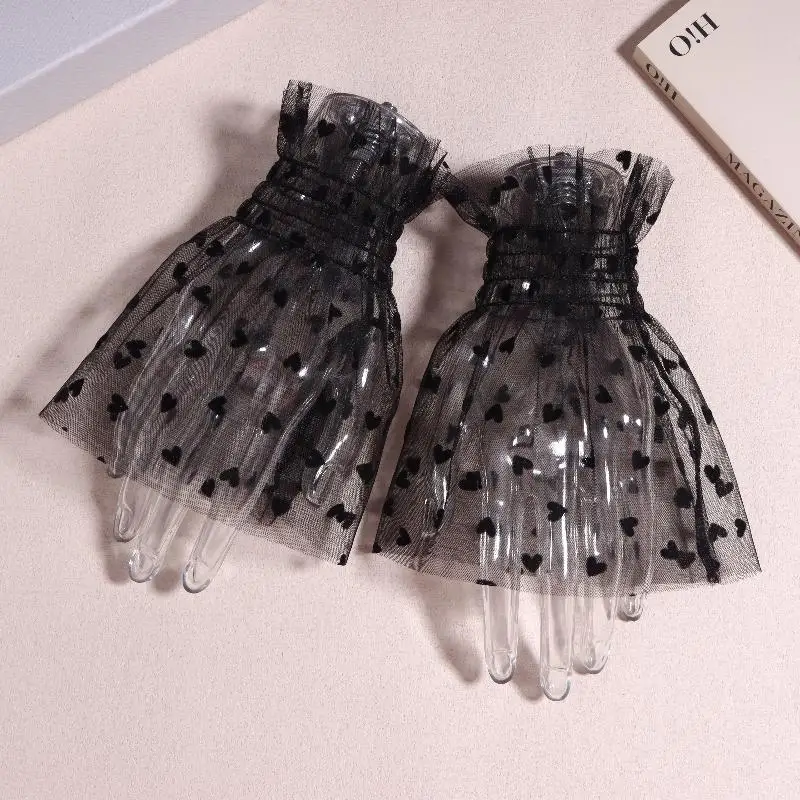 ถุงมือถ่ายภาพเล็บปลอมแบบจีบ 1 คู่ พร้อมปลอกโชว์ลายหัวใจผ้าทูลล์ สำหรับถ่ายภาพทำเล็บ