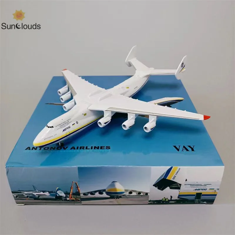 The largest transport aircraft, former Soviet Antonov AN225 transport aircraft alloy simulation aircraft model with landing gear