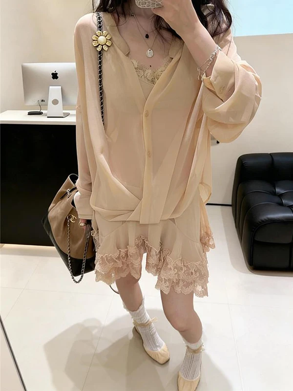 

Комплект из двух предметов: блузка с V-образным вырезом и длинным рукавом Pure Desire и юбка с кружевной отделкой, модный облегающий крой, новинка весна-лето