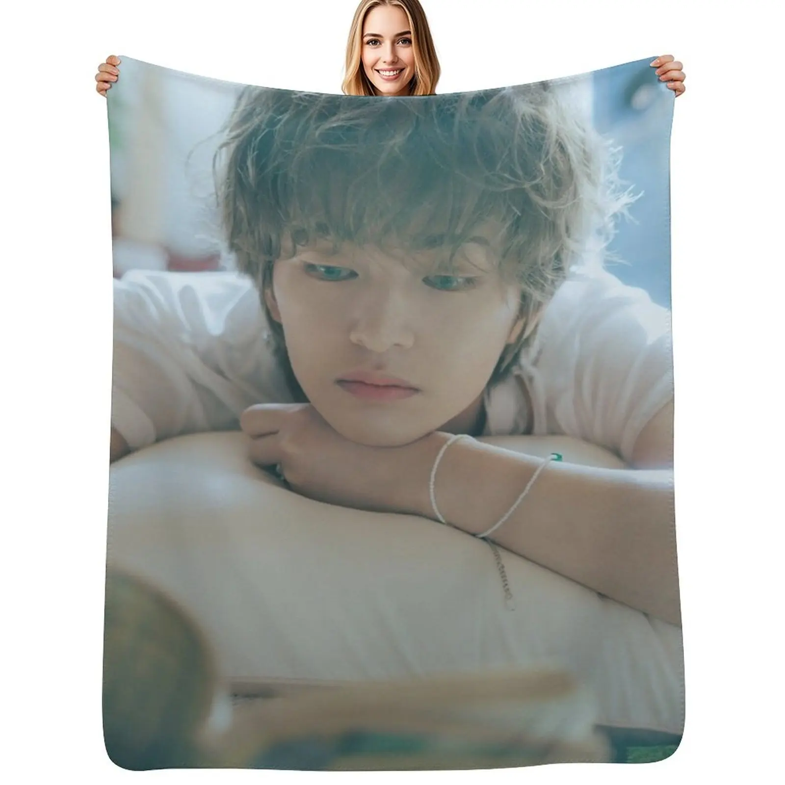 Onew Circle Teaser 7 Throw Blanket Stylish Decor Blanket Gift for Friends Roommate