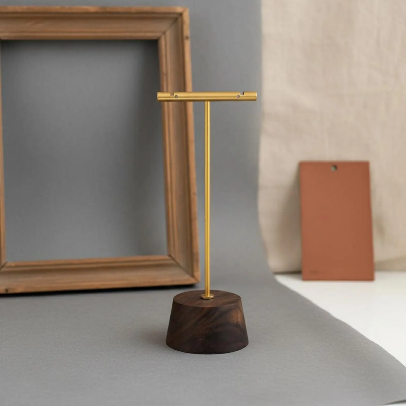 Vintage Photo Frame Jewelry Display Photography Prop Earring Display Holder Bracelet Holder Rack Elegant Design for Craft Fairs