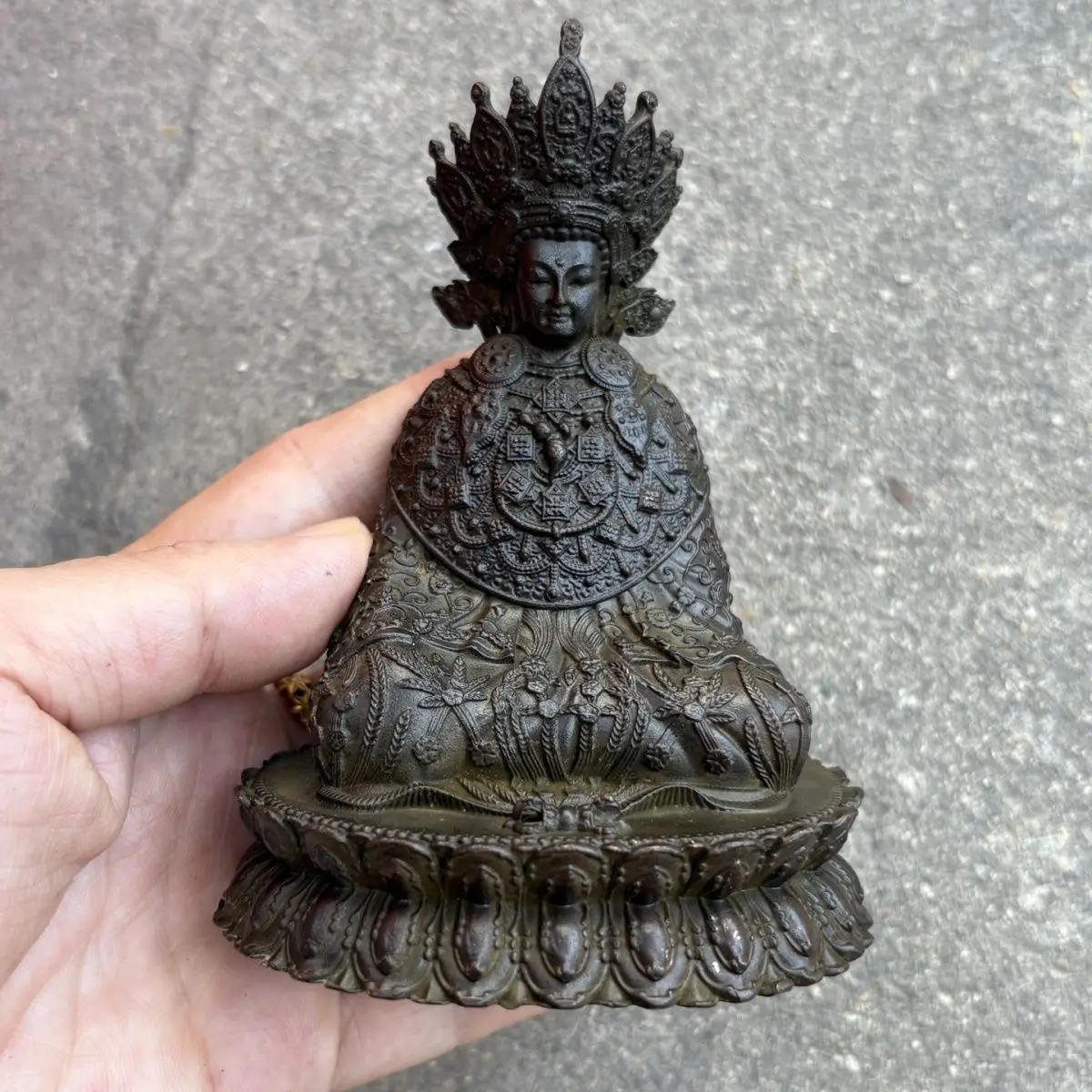 

Antique Pure Copper Jue Wo Buddha Sakyamuni Buddha Twelve-year-old Equal-body Buddha Statue Ornament