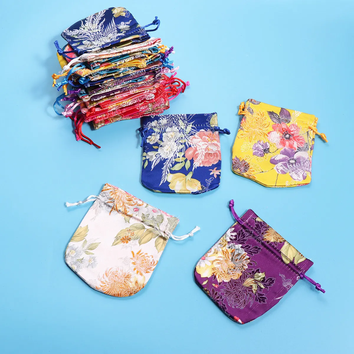 

24 шт. подарочные мешочки для украшений из парчи на шнурке, для хранения браслетов, милые, легкие, портативные, долговечные