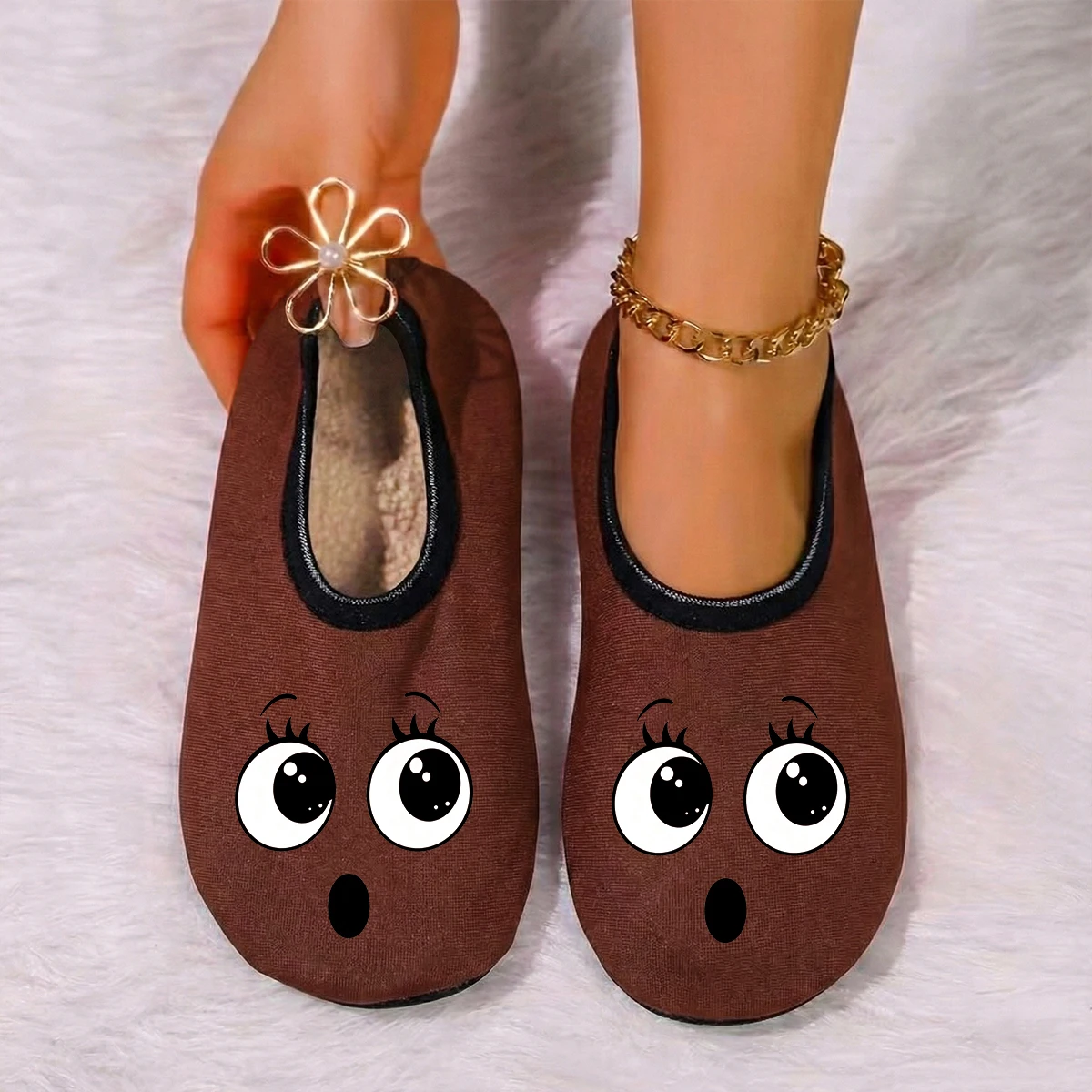 مناسبة لجميع المواسم، طباعة تعبيرية لطيفة، مخمل رفيع، مسامي، مرونة عالية، أرضية مضادة للانزلاق، شباشب للزوجين